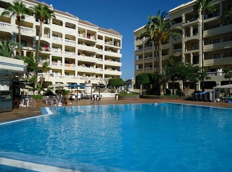 Castle Harbour Aparthotel Los Cristianos  Exterior photo