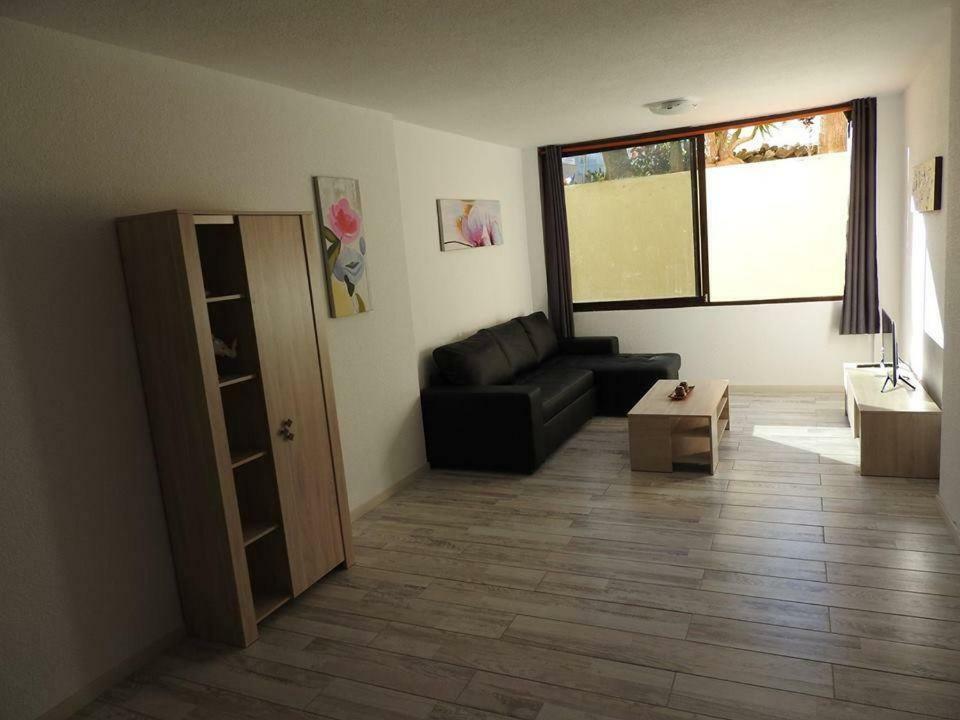 Castle Harbour Aparthotel Los Cristianos  Exterior photo
