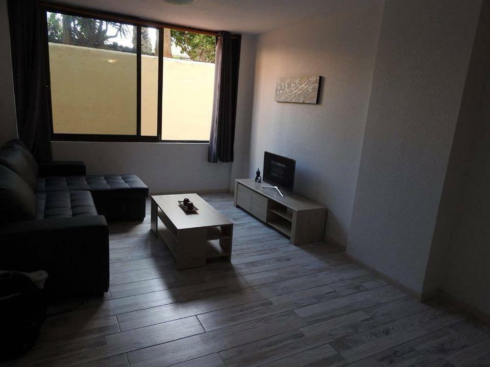 Castle Harbour Aparthotel Los Cristianos  Exterior photo