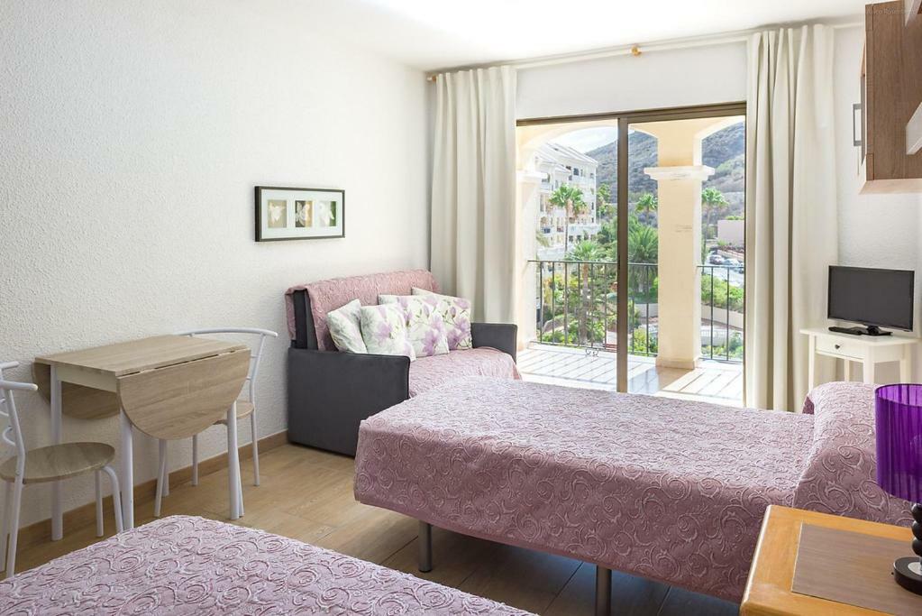 Castle Harbour Aparthotel Los Cristianos  Exterior photo